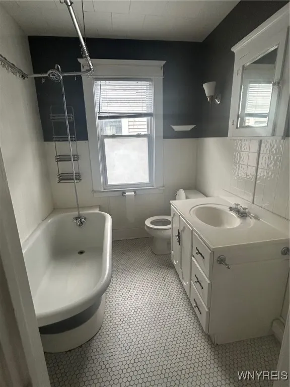 155 Colvin Avenue, Buffalo, New York 14216, Buffalo, New York 14216, 3 Bedrooms Bedrooms, 7 Rooms Rooms,1 BathroomBathrooms,Residential Lease,For Rent,155 Colvin Avenue, Buffalo, New York 14216,0,B1640792