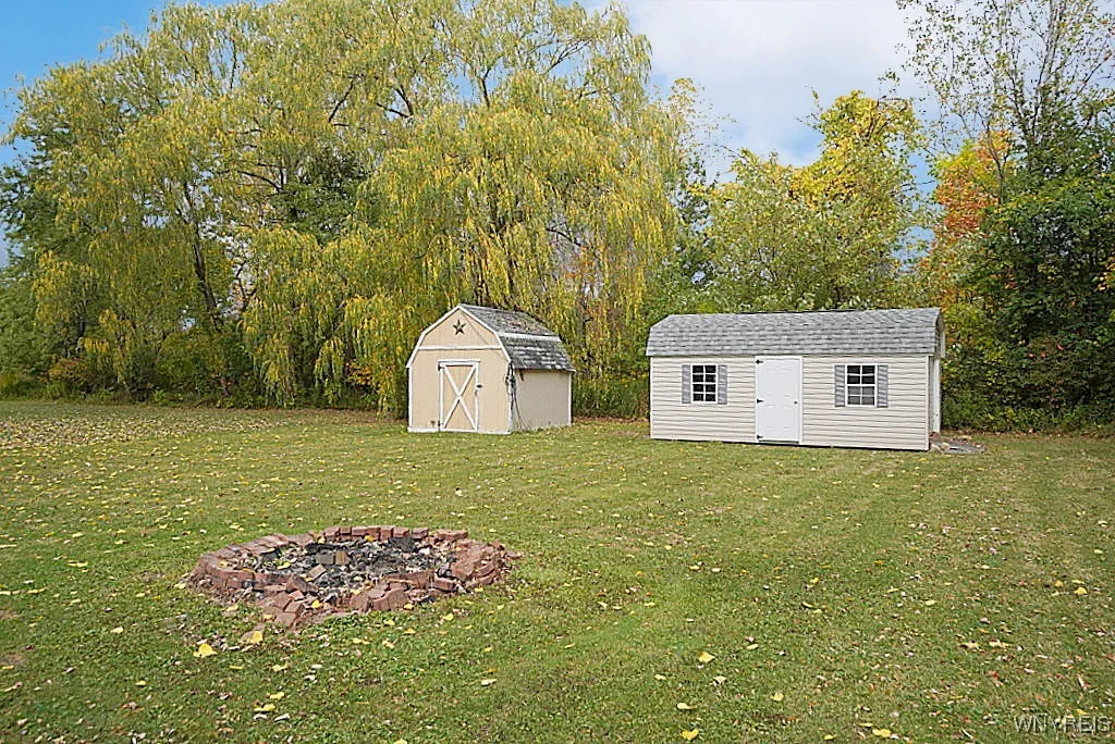 11052 Fairview Drive, Alden, New York 14086, Alden, New York 14086, 4 Bedrooms Bedrooms, 9 Rooms Rooms,1 BathroomBathrooms,Residential,For Sale,11052 Fairview Drive, Alden, New York 14086,0,B1640980