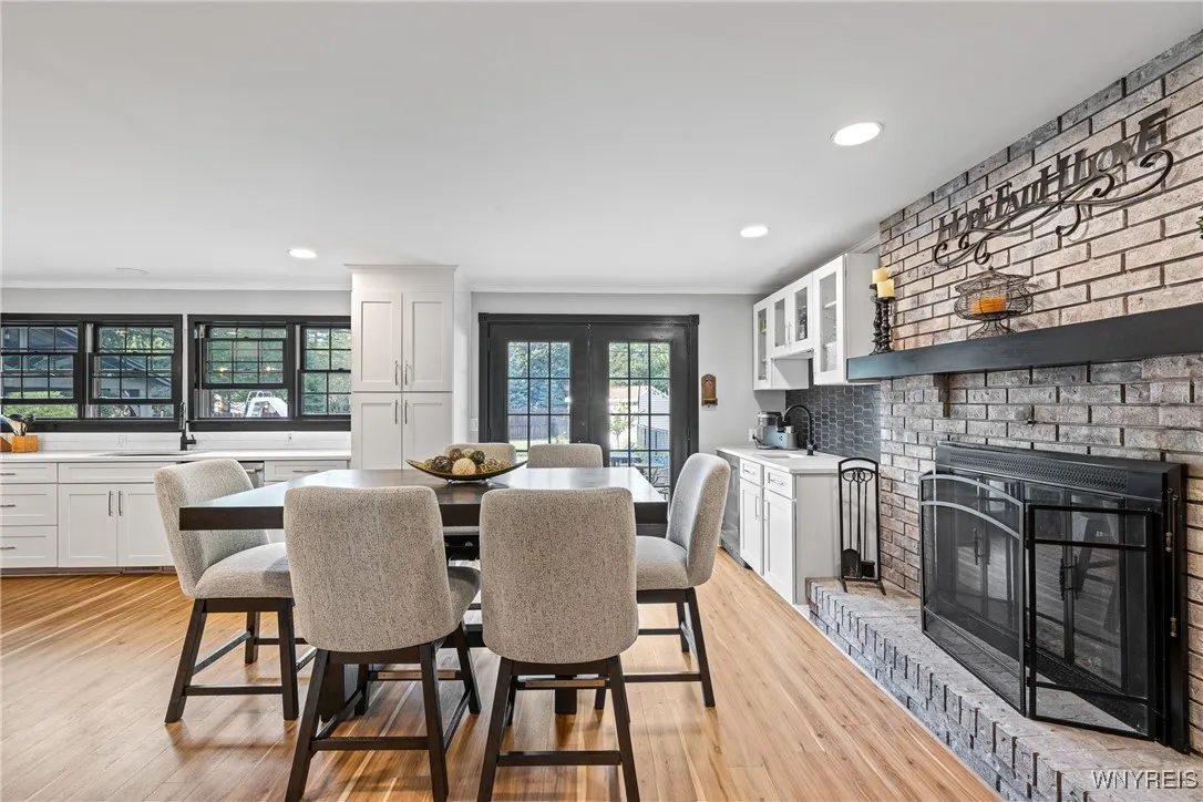 Dining area in Kitchen