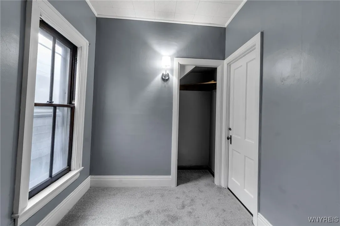 19 Royal Avenue, Buffalo, New York 14207, Buffalo, New York 14207, 4 Bedrooms Bedrooms, 8 Rooms Rooms,1 BathroomBathrooms,Residential,For Sale,19 Royal Avenue, Buffalo, New York 14207,0,B1640748