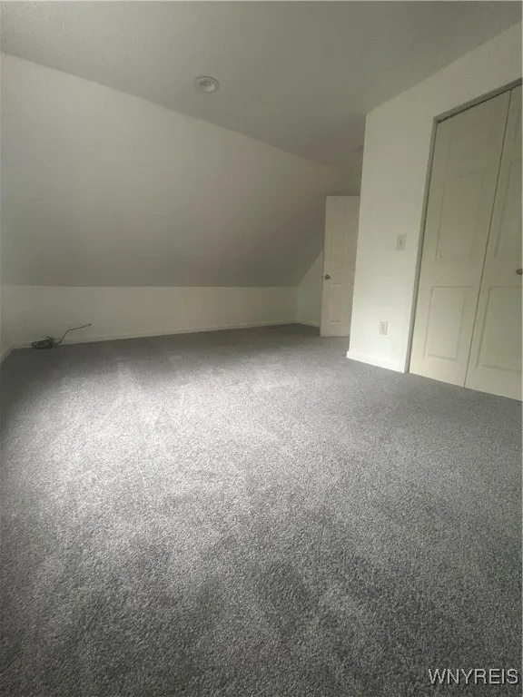 19 Royal Avenue, Buffalo, New York 14207, Buffalo, New York 14207, 4 Bedrooms Bedrooms, 8 Rooms Rooms,1 BathroomBathrooms,Residential,For Sale,19 Royal Avenue, Buffalo, New York 14207,0,B1640748