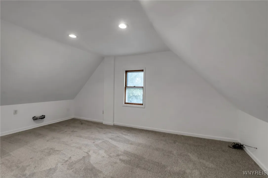 19 Royal Avenue, Buffalo, New York 14207, Buffalo, New York 14207, 4 Bedrooms Bedrooms, 8 Rooms Rooms,1 BathroomBathrooms,Residential,For Sale,19 Royal Avenue, Buffalo, New York 14207,0,B1640748