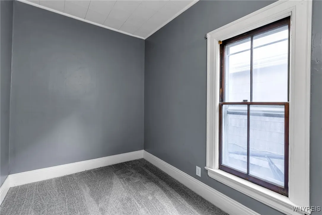 19 Royal Avenue, Buffalo, New York 14207, Buffalo, New York 14207, 4 Bedrooms Bedrooms, 8 Rooms Rooms,1 BathroomBathrooms,Residential,For Sale,19 Royal Avenue, Buffalo, New York 14207,0,B1640748