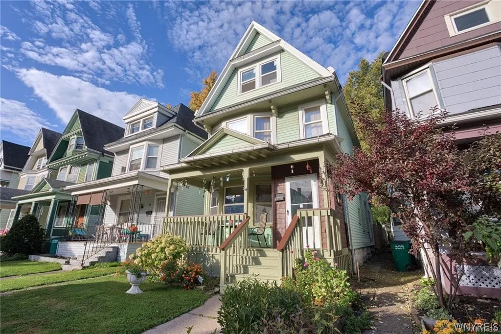 90 Greenwood Place, Buffalo, New York 14213, Buffalo, New York 14213, 3 Bedrooms Bedrooms, 6 Rooms Rooms,1 BathroomBathrooms,Residential,For Sale,90 Greenwood Place, Buffalo, New York 14213,0,B1639906