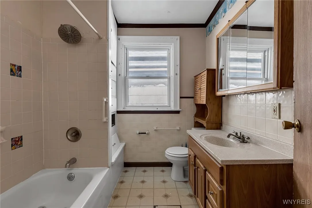 90 Greenwood Place, Buffalo, New York 14213, Buffalo, New York 14213, 3 Bedrooms Bedrooms, 6 Rooms Rooms,1 BathroomBathrooms,Residential,For Sale,90 Greenwood Place, Buffalo, New York 14213,0,B1639906