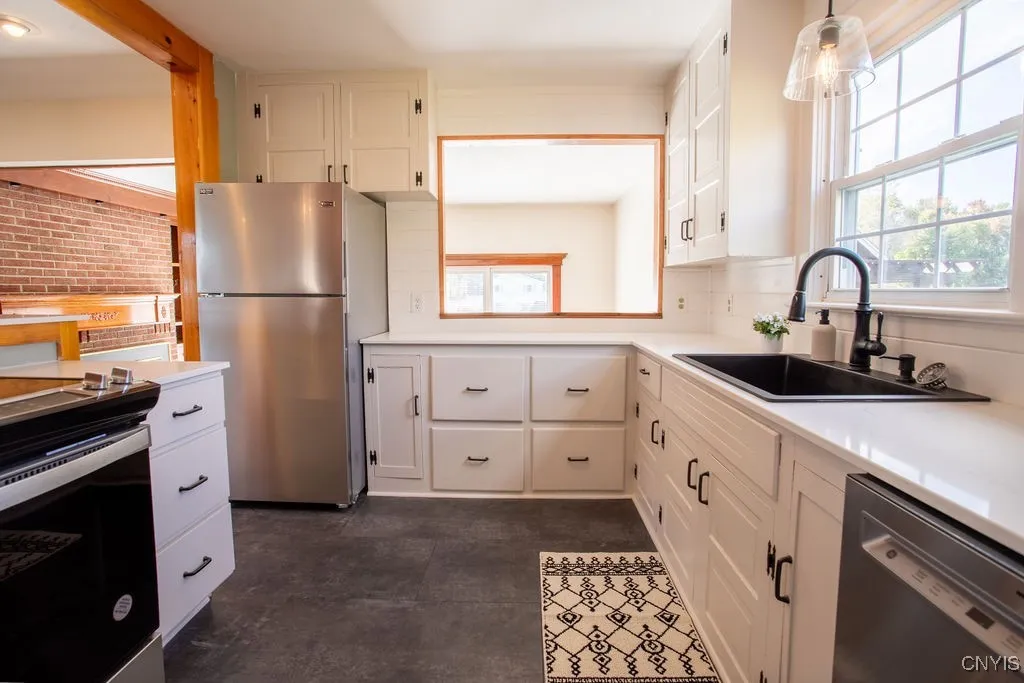 904 West 1st Street South, Fulton, New York 13069, Fulton, New York 13069, 3 Bedrooms Bedrooms, 7 Rooms Rooms,1 BathroomBathrooms,Residential,For Sale,904 West 1st Street South, Fulton, New York 13069,0,S1640912