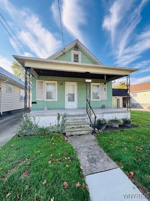 2951 North Avenue, Niagara Falls, New York 14305, Niagara Falls, New York 14305, 3 Bedrooms Bedrooms, 7 Rooms Rooms,1 BathroomBathrooms,Residential,Closed,2951 North Avenue, Niagara Falls, New York 14305,0,B1640776