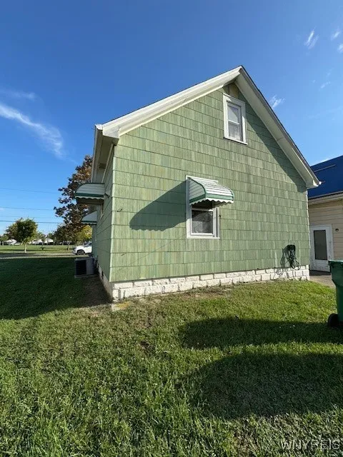 2951 North Avenue, Niagara Falls, New York 14305, Niagara Falls, New York 14305, 3 Bedrooms Bedrooms, 7 Rooms Rooms,1 BathroomBathrooms,Residential,Closed,2951 North Avenue, Niagara Falls, New York 14305,0,B1640776