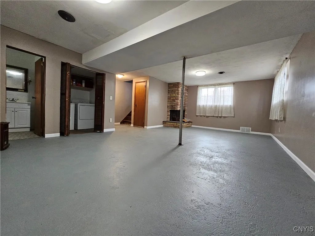516 Woodburne Drive, Utica, New York 13502, Utica, New York 13502, 3 Bedrooms Bedrooms, 7 Rooms Rooms,2 BathroomsBathrooms,Residential,For Sale,516 Woodburne Drive, Utica, New York 13502,0,S1641045