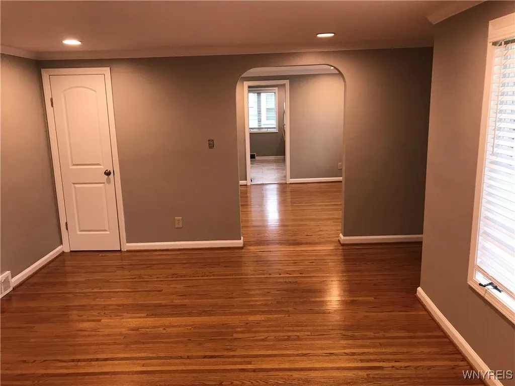 88 Royal Parkway East 1, Amherst, New York 14221, Amherst, New York 14221, 2 Bedrooms Bedrooms, 8 Rooms Rooms,1 BathroomBathrooms,Residential Lease,For Rent,88 Royal Parkway East 1, Amherst, New York 14221,0,B1641046
