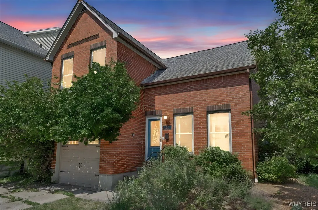 133 Whitney Place, Buffalo, New York 14201, Buffalo, New York 14201, 2 Bedrooms Bedrooms, 7 Rooms Rooms,1 BathroomBathrooms,Residential,Closed,133 Whitney Place, Buffalo, New York 14201,0,B1641069