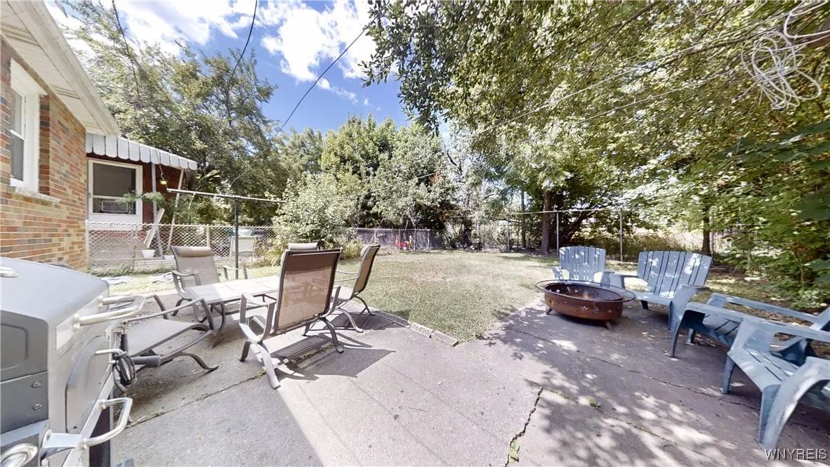 1734 Elmwood Avenue, Niagara Falls, New York 14301, Niagara Falls, New York 14301, 3 Bedrooms Bedrooms, 6 Rooms Rooms,1 BathroomBathrooms,Residential Lease,Closed,1734 Elmwood Avenue, Niagara Falls, New York 14301,0,B1641089