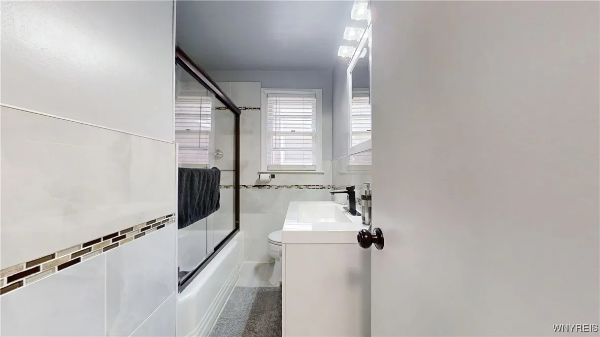 1734 Elmwood Avenue, Niagara Falls, New York 14301, Niagara Falls, New York 14301, 3 Bedrooms Bedrooms, 6 Rooms Rooms,1 BathroomBathrooms,Residential Lease,Closed,1734 Elmwood Avenue, Niagara Falls, New York 14301,0,B1641089