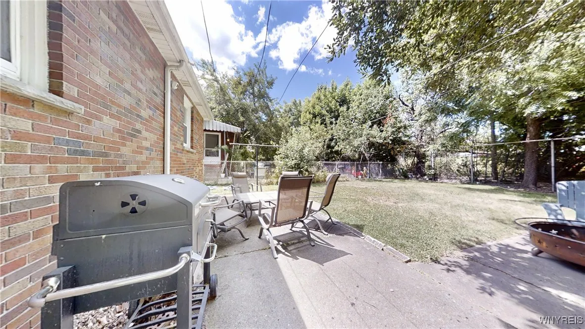 1734 Elmwood Avenue, Niagara Falls, New York 14301, Niagara Falls, New York 14301, 3 Bedrooms Bedrooms, 6 Rooms Rooms,1 BathroomBathrooms,Residential Lease,Closed,1734 Elmwood Avenue, Niagara Falls, New York 14301,0,B1641089