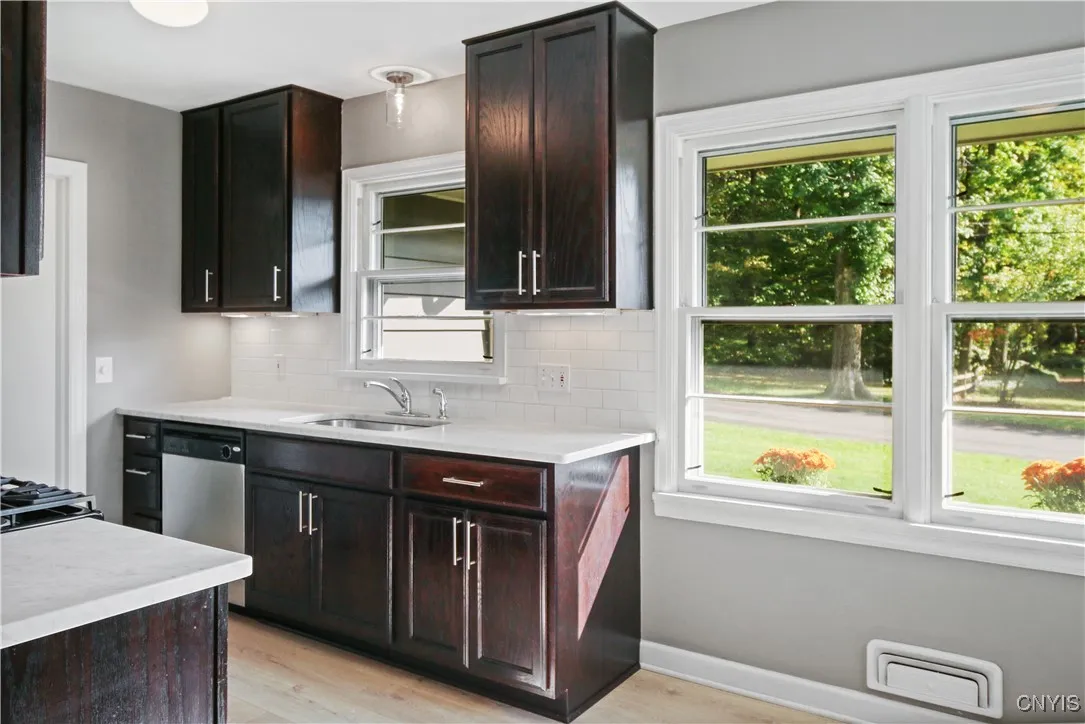 119 Fairfield Street, Manlius, New York 13066, Manlius, New York 13066, 3 Bedrooms Bedrooms, 7 Rooms Rooms,2 BathroomsBathrooms,Residential,Closed,119 Fairfield Street, Manlius, New York 13066,0,S1640575