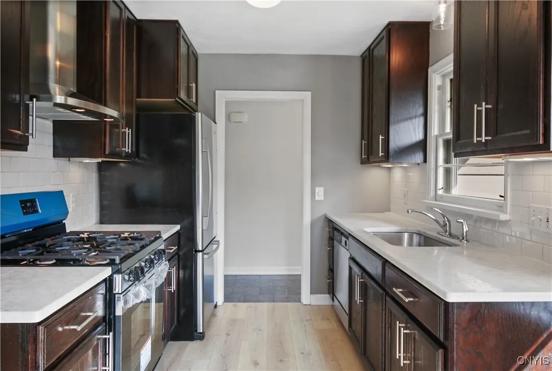 119 Fairfield Street, Manlius, New York 13066, Manlius, New York 13066, 3 Bedrooms Bedrooms, 7 Rooms Rooms,2 BathroomsBathrooms,Residential,Closed,119 Fairfield Street, Manlius, New York 13066,0,S1640575