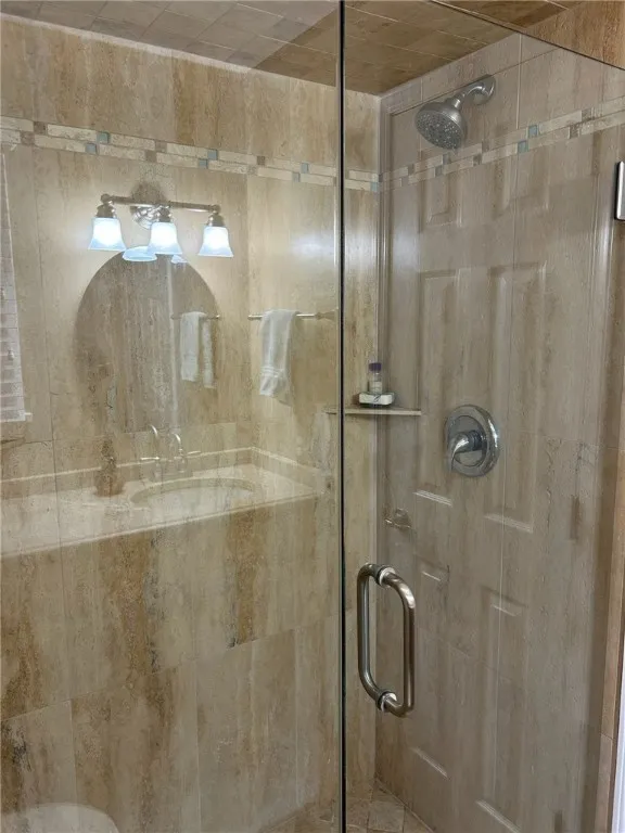 Primary bath  Walkin Shower