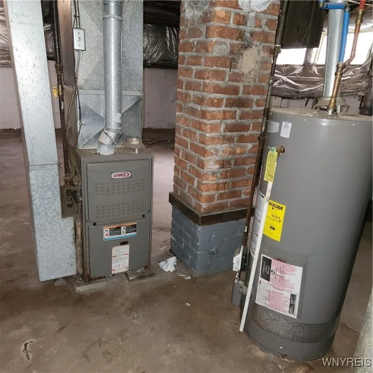 33 Argus Street, Buffalo, New York 14207, Buffalo, New York 14207, 3 Bedrooms Bedrooms, 8 Rooms Rooms,1 BathroomBathrooms,Residential,For Sale,33 Argus Street, Buffalo, New York 14207,0,B1641170