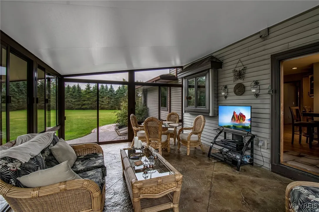 791 Girdle Road, Aurora, New York 14052, Elma, New York 14052, 4 Bedrooms Bedrooms, 9 Rooms Rooms,2 BathroomsBathrooms,Residential,Closed,791 Girdle Road, Aurora, New York 14052,0,B1640849