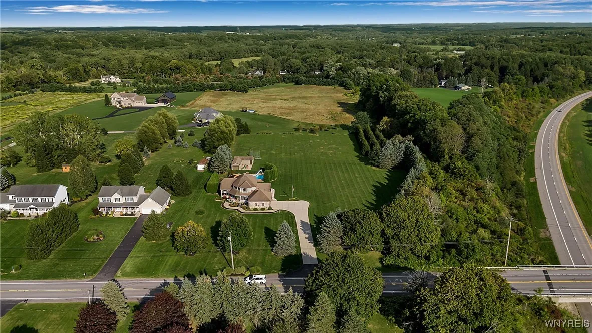 791 Girdle Road, Aurora, New York 14052, Elma, New York 14052, 4 Bedrooms Bedrooms, 9 Rooms Rooms,2 BathroomsBathrooms,Residential,Closed,791 Girdle Road, Aurora, New York 14052,0,B1640849