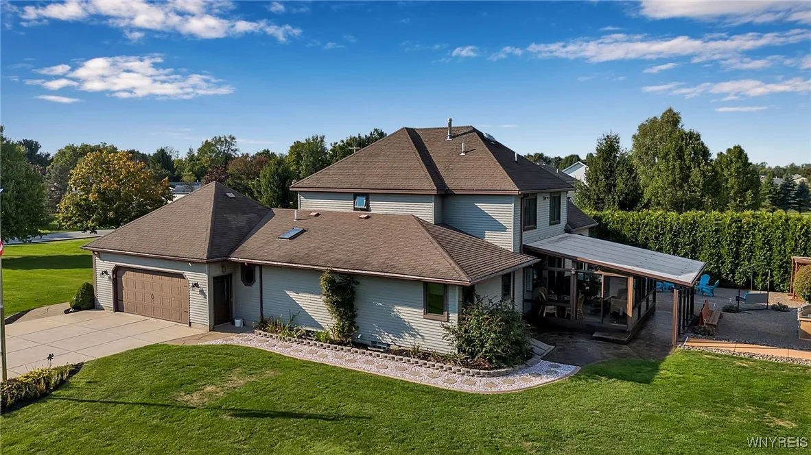 791 Girdle Road, Aurora, New York 14052, Elma, New York 14052, 4 Bedrooms Bedrooms, 9 Rooms Rooms,2 BathroomsBathrooms,Residential,Closed,791 Girdle Road, Aurora, New York 14052,0,B1640849