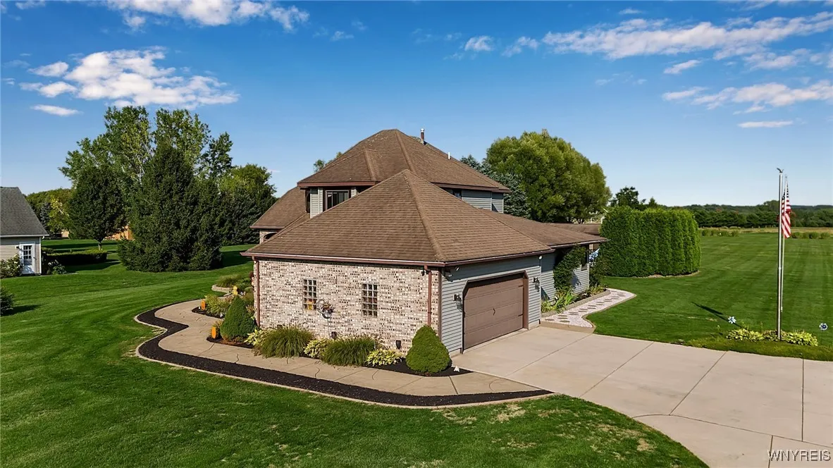 791 Girdle Road, Aurora, New York 14052, Elma, New York 14052, 4 Bedrooms Bedrooms, 9 Rooms Rooms,2 BathroomsBathrooms,Residential,Closed,791 Girdle Road, Aurora, New York 14052,0,B1640849