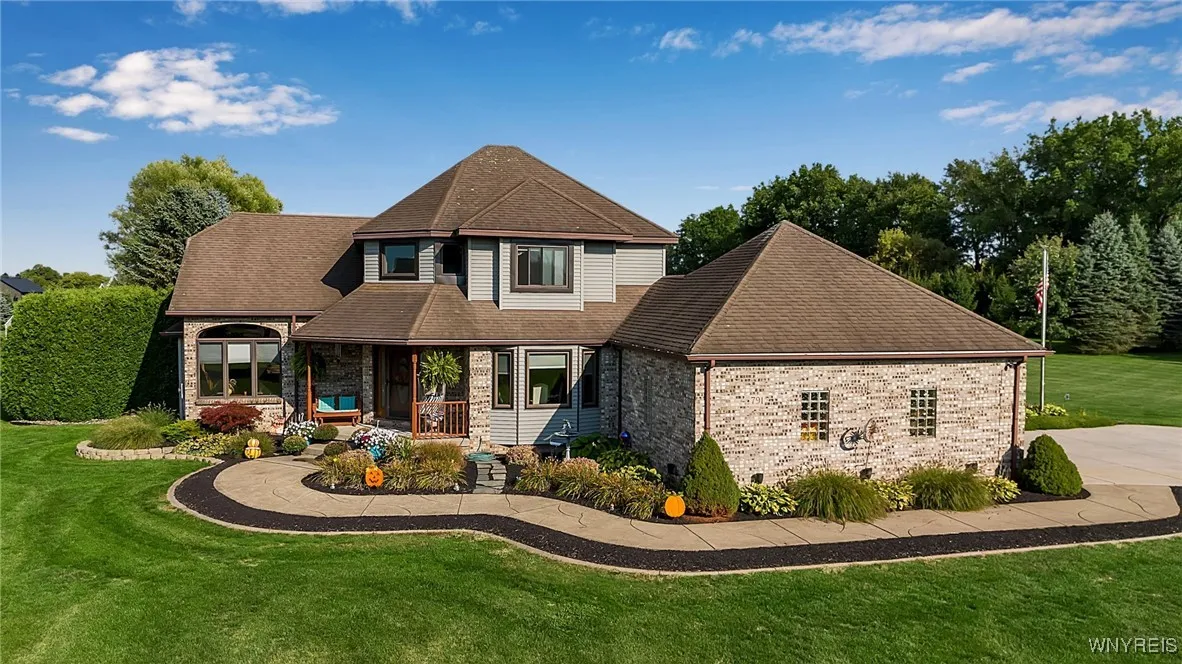 791 Girdle Road, Aurora, New York 14052, Elma, New York 14052, 4 Bedrooms Bedrooms, 9 Rooms Rooms,2 BathroomsBathrooms,Residential,Closed,791 Girdle Road, Aurora, New York 14052,0,B1640849