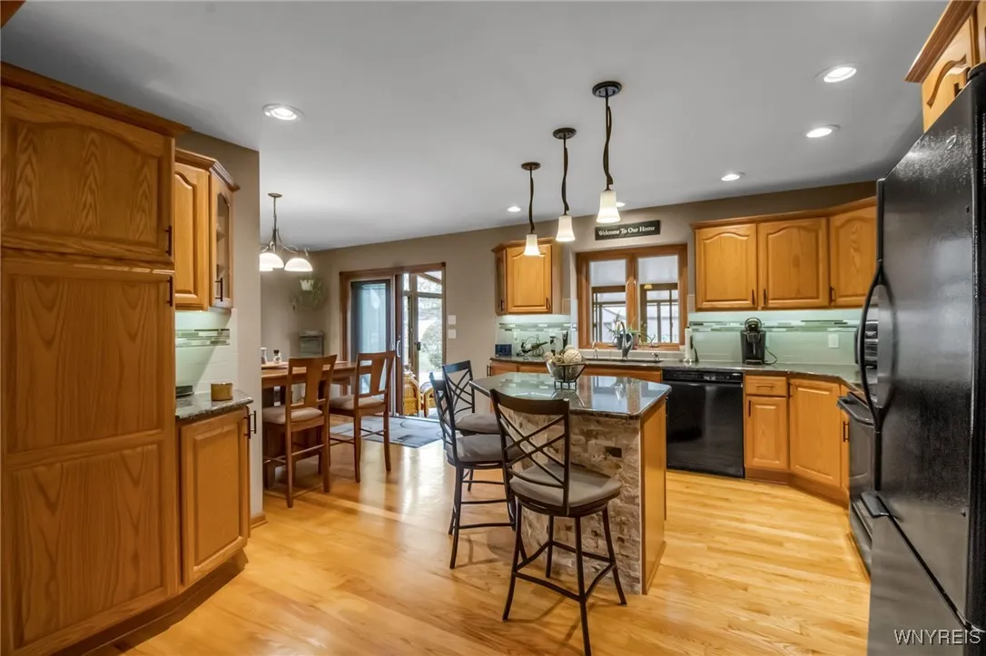 791 Girdle Road, Aurora, New York 14052, Elma, New York 14052, 4 Bedrooms Bedrooms, 9 Rooms Rooms,2 BathroomsBathrooms,Residential,Closed,791 Girdle Road, Aurora, New York 14052,0,B1640849