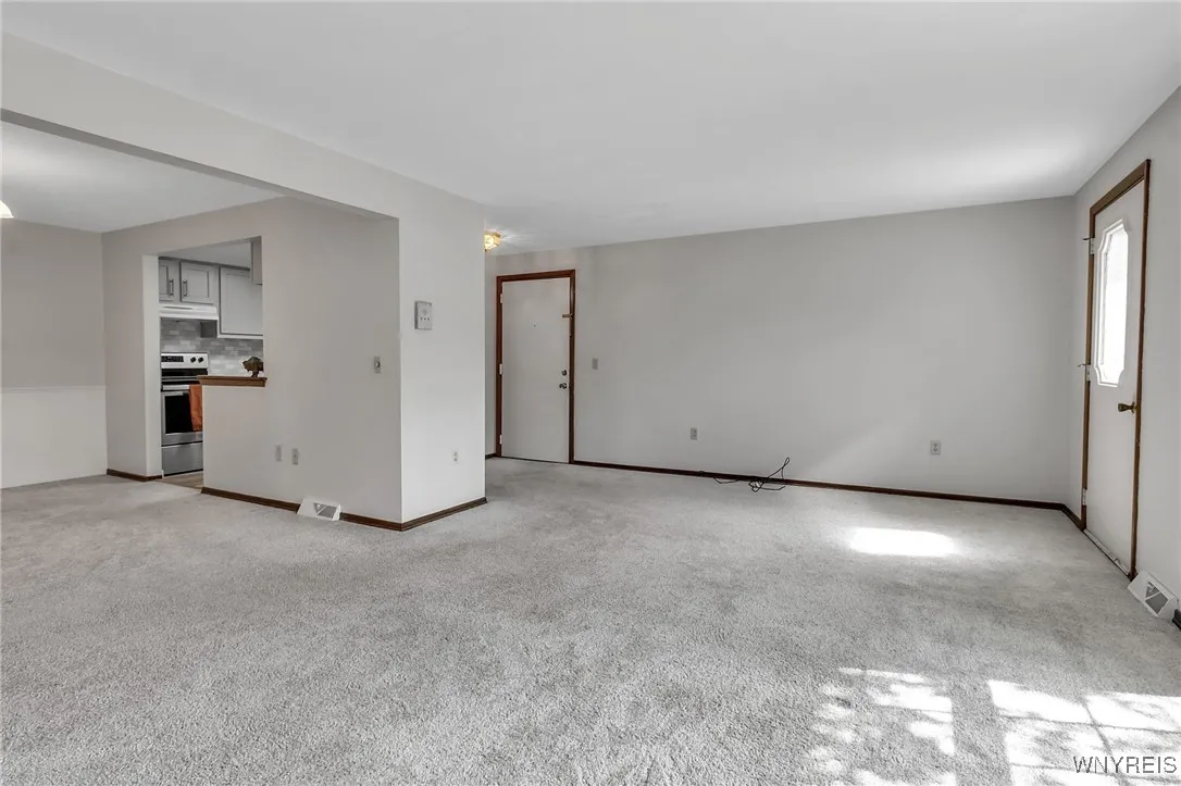 75 Carriage Drive 8, Orchard Park, New York 14127, Orchard Park, New York 14127, 2 Bedrooms Bedrooms, 7 Rooms Rooms,1 BathroomBathrooms,Residential,For Sale,75 Carriage Drive 8, Orchard Park, New York 14127,0,B1641209