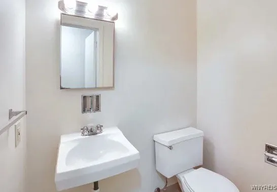 136 Sundridge, Amherst, New York 14228, Amherst, New York 14228, 2 Bedrooms Bedrooms, 5 Rooms Rooms,1 BathroomBathrooms,Residential Lease,For Rent,136 Sundridge, Amherst, New York 14228,0,B1641223