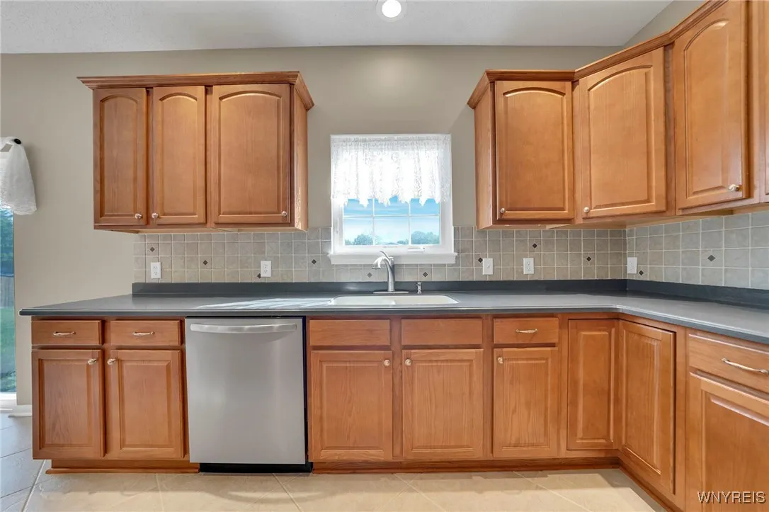 5919 Pinehurst Court, Hamburg, New York 14085, Hamburg, New York 14085, 5 Bedrooms Bedrooms, 14 Rooms Rooms,3 BathroomsBathrooms,Residential,For Sale,5919 Pinehurst Court, Hamburg, New York 14085,0,B1640614