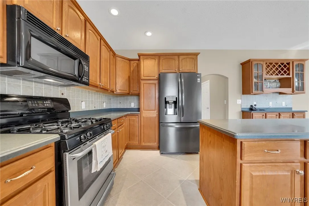 5919 Pinehurst Court, Hamburg, New York 14085, Hamburg, New York 14085, 5 Bedrooms Bedrooms, 14 Rooms Rooms,3 BathroomsBathrooms,Residential,For Sale,5919 Pinehurst Court, Hamburg, New York 14085,0,B1640614