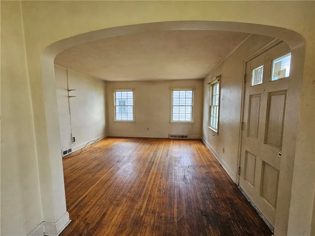 609 Decker Avenue, Elmira City, New York 14904, Elmira City, New York 14904, 2 Bedrooms Bedrooms, 5 Rooms Rooms,1 BathroomBathrooms,Residential,For Sale,609 Decker Avenue, Elmira City, New York 14904,0,R1641188