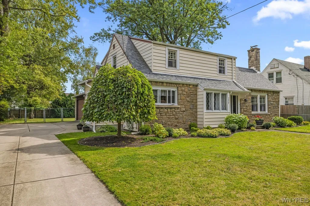 177 59th Street, Niagara Falls, New York 14304, Niagara Falls, New York 14304, 2 Bedrooms Bedrooms, 7 Rooms Rooms,2 BathroomsBathrooms,Residential,Closed,177 59th Street, Niagara Falls, New York 14304,0,B1641184