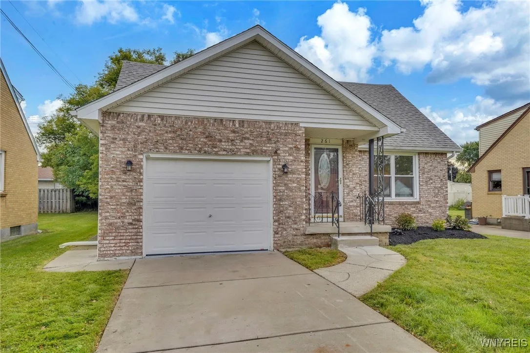 261 Ehinger Drive, West Seneca, New York 14224, West Seneca, New York 14224, 3 Bedrooms Bedrooms, 5 Rooms Rooms,2 BathroomsBathrooms,Residential,Closed,261 Ehinger Drive, West Seneca, New York 14224,0,B1639733