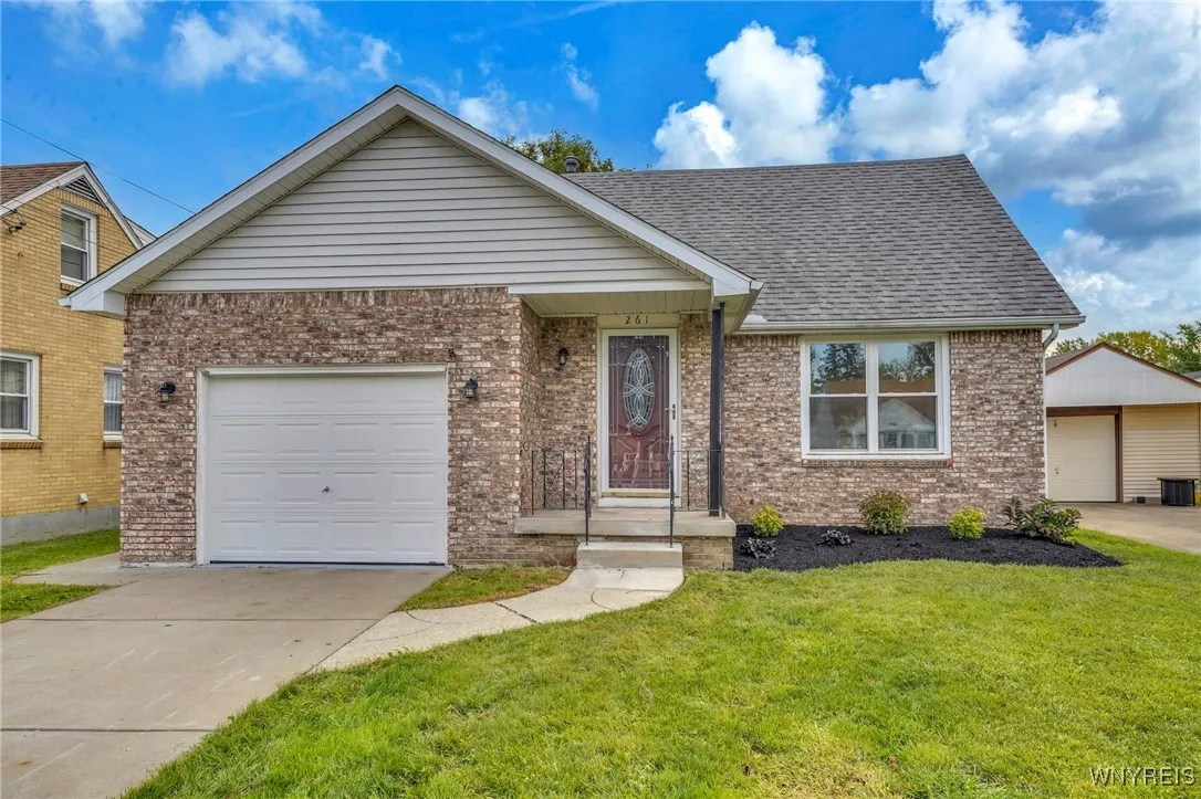 261 Ehinger Drive, West Seneca, New York 14224, West Seneca, New York 14224, 3 Bedrooms Bedrooms, 5 Rooms Rooms,2 BathroomsBathrooms,Residential,Closed,261 Ehinger Drive, West Seneca, New York 14224,0,B1639733