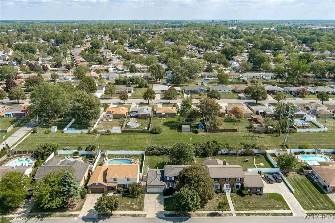 199 Willowgrove S, Tonawanda, New York 14150, Tonawanda, New York 14150, 4 Bedrooms Bedrooms, 9 Rooms Rooms,2 BathroomsBathrooms,Residential,For Sale,199 Willowgrove S, Tonawanda, New York 14150,0,B1640798