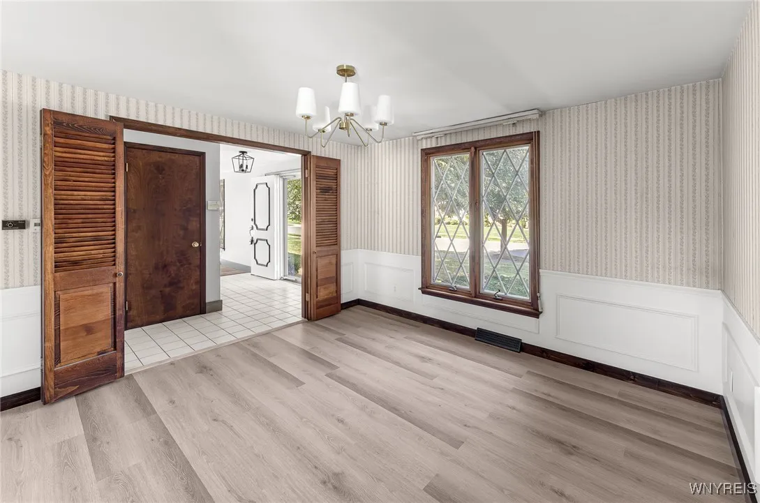199 Willowgrove S, Tonawanda, New York 14150, Tonawanda, New York 14150, 4 Bedrooms Bedrooms, 9 Rooms Rooms,2 BathroomsBathrooms,Residential,For Sale,199 Willowgrove S, Tonawanda, New York 14150,0,B1640798
