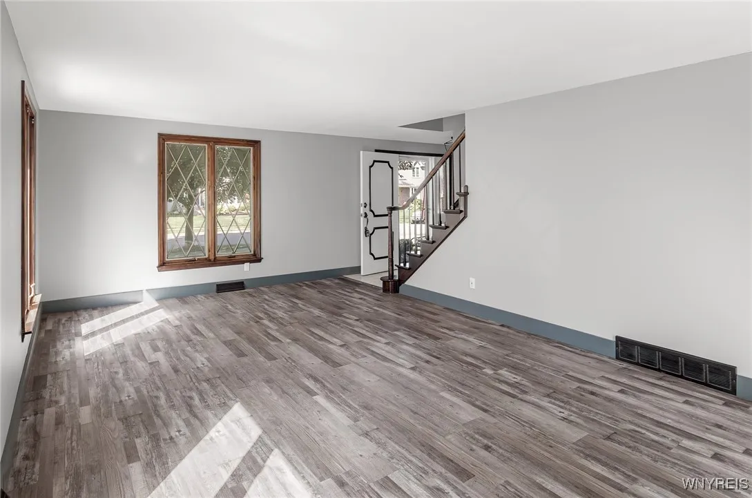 199 Willowgrove S, Tonawanda, New York 14150, Tonawanda, New York 14150, 4 Bedrooms Bedrooms, 9 Rooms Rooms,2 BathroomsBathrooms,Residential,For Sale,199 Willowgrove S, Tonawanda, New York 14150,0,B1640798