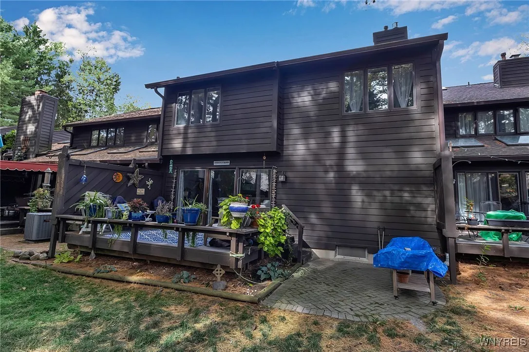 137 Breezewood Common, Amherst, New York 14051, Amherst, New York 14051, 3 Bedrooms Bedrooms, 6 Rooms Rooms,2 BathroomsBathrooms,Residential,For Sale,137 Breezewood Common, Amherst, New York 14051,0,B1641230