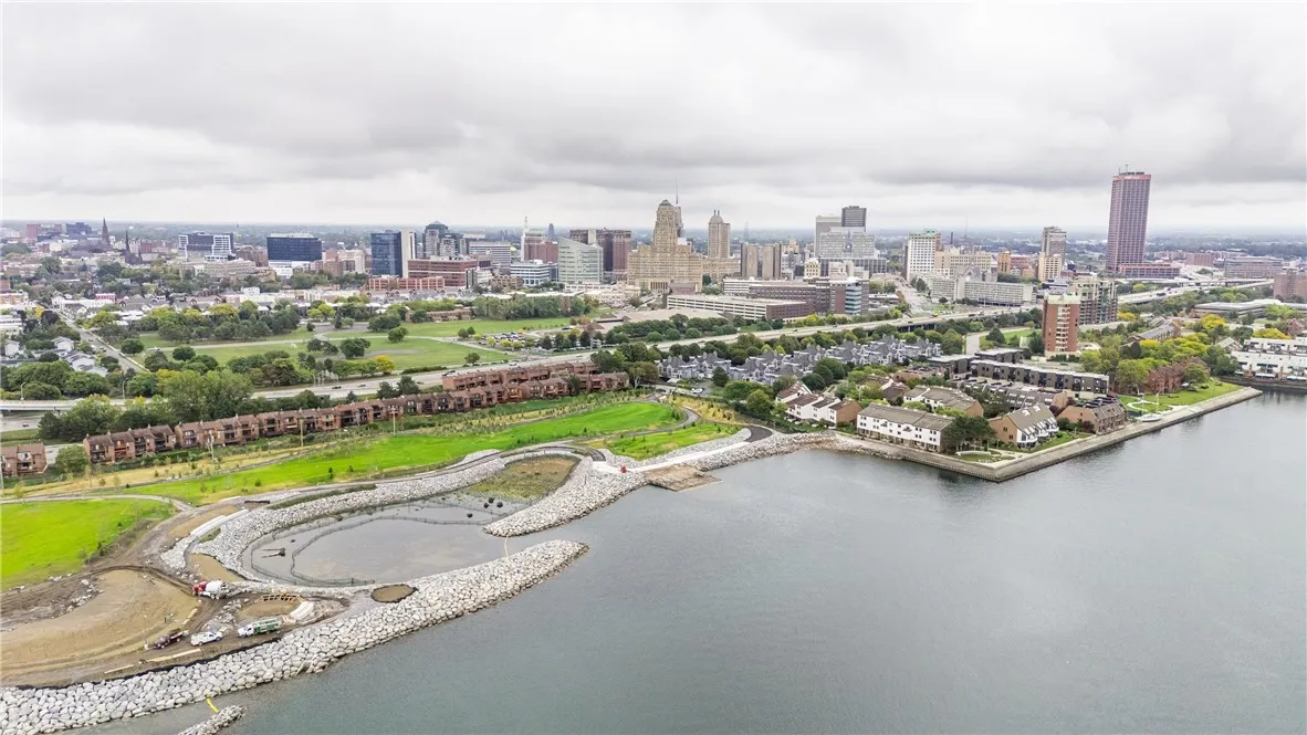 398 Lakefront Boulevard, Buffalo, New York 14202, Buffalo, New York 14202, 2 Bedrooms Bedrooms, 6 Rooms Rooms,2 BathroomsBathrooms,Residential,For Sale,398 Lakefront Boulevard, Buffalo, New York 14202,0,R1638710