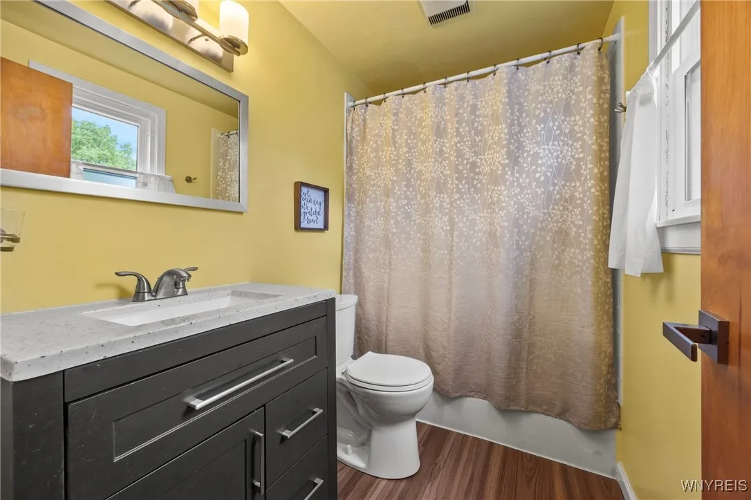 6964 Creekview Drive, Pendleton, New York 14094, Pendleton, New York 14094, 3 Bedrooms Bedrooms, 7 Rooms Rooms,1 BathroomBathrooms,Residential,For Sale,6964 Creekview Drive, Pendleton, New York 14094,0,B1641226