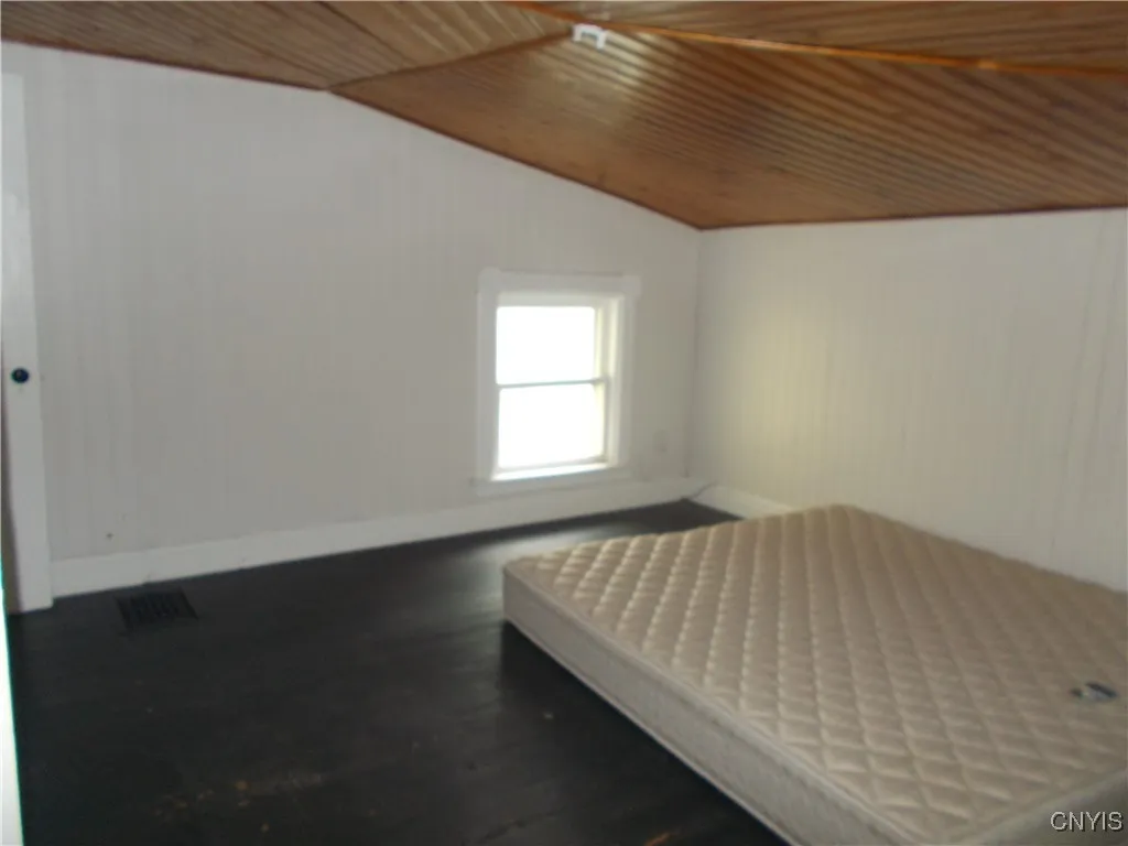 24 Varick Street, Oswego, New York 13126, Oswego, New York 13126, 5 Bedrooms Bedrooms, 9 Rooms Rooms,2 BathroomsBathrooms,Residential,For Sale,24 Varick Street, Oswego, New York 13126,0,S1640806