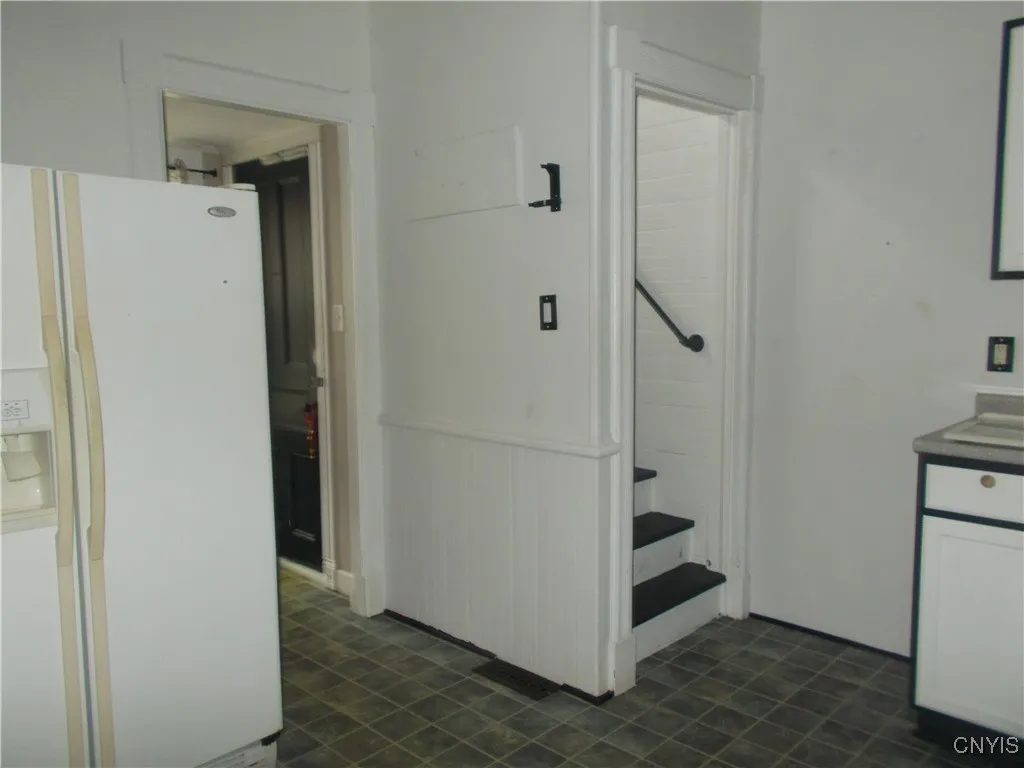 24 Varick Street, Oswego, New York 13126, Oswego, New York 13126, 5 Bedrooms Bedrooms, 9 Rooms Rooms,2 BathroomsBathrooms,Residential,For Sale,24 Varick Street, Oswego, New York 13126,0,S1640806