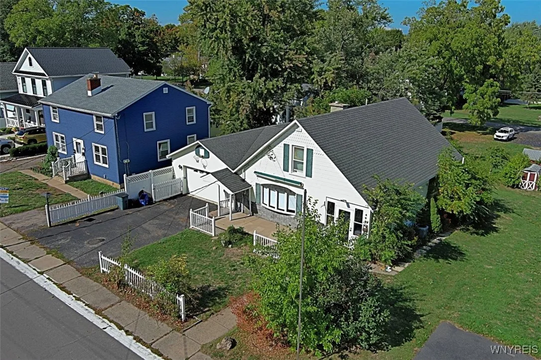 490 Ridge St, Lewiston, New York 14092, Lewiston, New York 14092, 3 Bedrooms Bedrooms, 7 Rooms Rooms,2 BathroomsBathrooms,Residential,For Sale,490 Ridge St, Lewiston, New York 14092,0,B1641311
