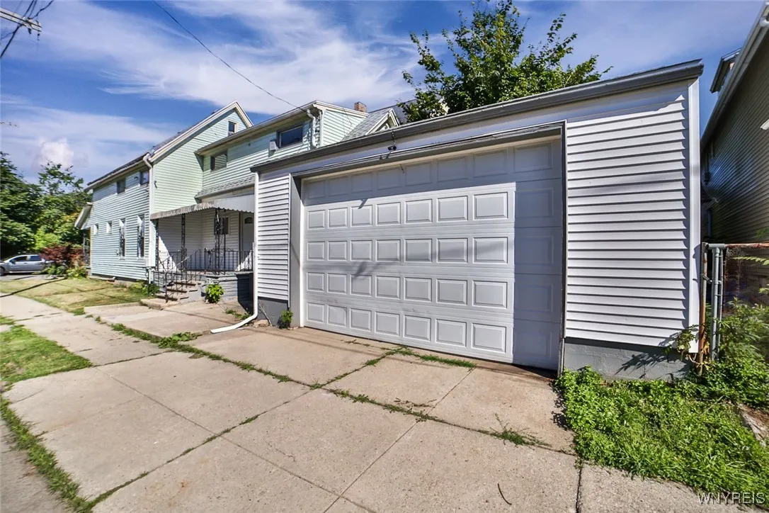 187 Herkimer Street, Buffalo, New York 14213, Buffalo, New York 14213, 3 Bedrooms Bedrooms, 8 Rooms Rooms,1 BathroomBathrooms,Residential,For Sale,187 Herkimer Street, Buffalo, New York 14213,0,B1641323