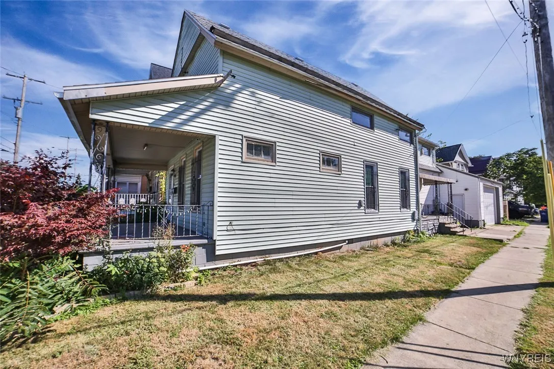 187 Herkimer Street, Buffalo, New York 14213, Buffalo, New York 14213, 3 Bedrooms Bedrooms, 8 Rooms Rooms,1 BathroomBathrooms,Residential,For Sale,187 Herkimer Street, Buffalo, New York 14213,0,B1641323