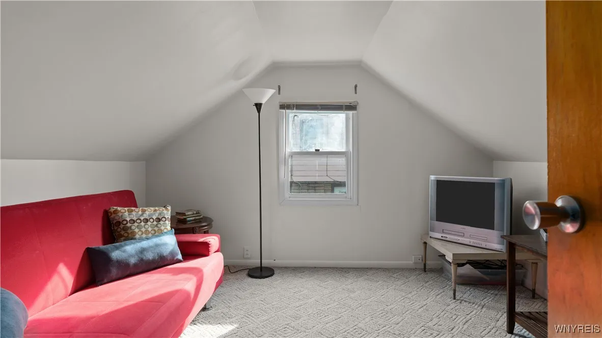 Bonus room (2nd floor)