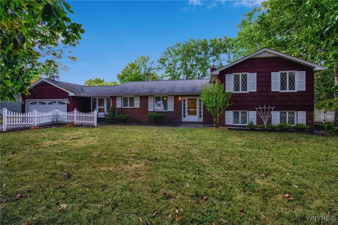 9324 Hunting Valley Road North, Clarence, New York, Clarence, New York 14031, 2 Bedrooms Bedrooms, 7 Rooms Rooms,1 BathroomBathrooms,Residential,Closed,9324 Hunting Valley Road North, Clarence, New York,0,B1641205