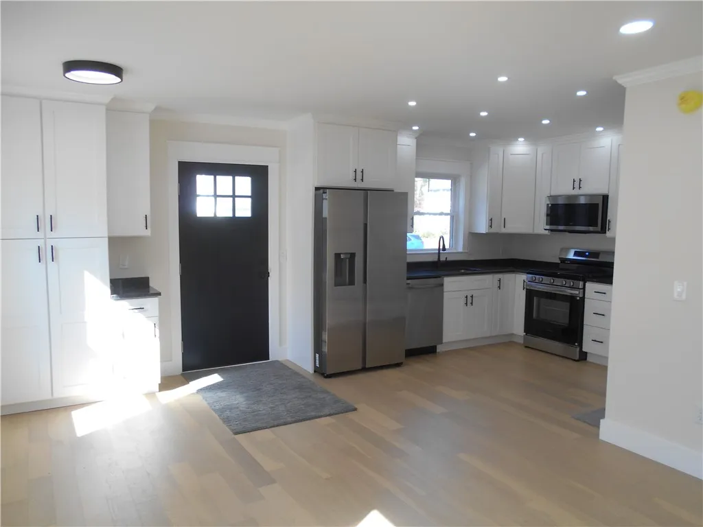 6 Stryker Avenue, Owasco, New York 13021, Owasco, New York 13021, 2 Bedrooms Bedrooms, 7 Rooms Rooms,2 BathroomsBathrooms,Residential,For Sale,6 Stryker Avenue, Owasco, New York 13021,0,R1641337